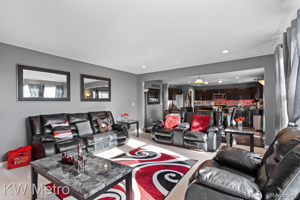7966 Hallie Drive, Ypsilanti, MI 48198 — Photo 13