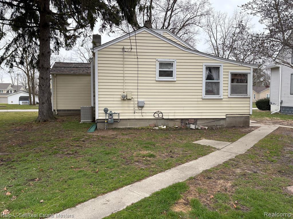 947 WATERLOO Street, St. Clair, MI 48079 — Photo 16