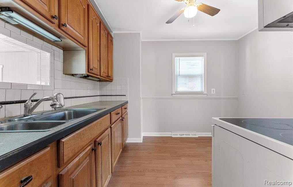 4924 Huron Street, Dearborn Heights, MI 48125 — Photo 11