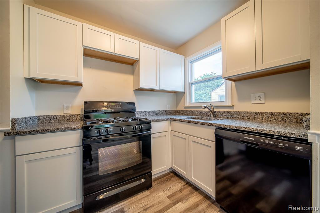 438 Ford Boulevard, Lincoln Park, MI 48146 — Photo 11