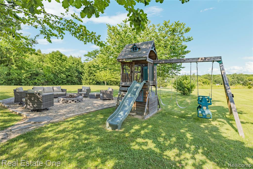9210 Hickory Ridge Road, Holly, MI 48442 — Photo 15