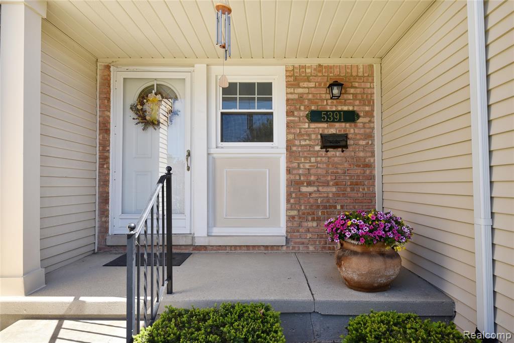 5391 Breeze Hill Place, Troy, MI 48098 — Photo 2