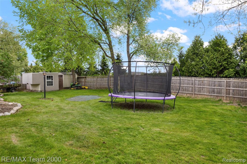 437 Light Tower Court, Belleville, MI 48111 — Photo 5