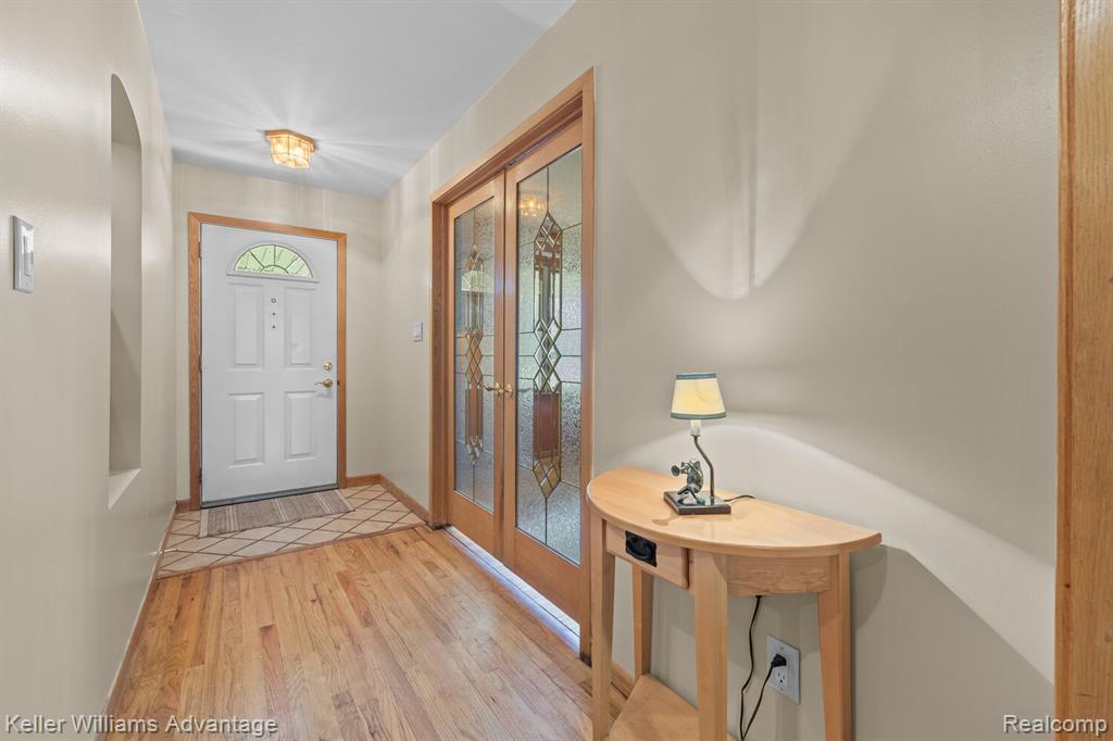 24806 Power Road, Farmington, MI 48336 — Photo 8