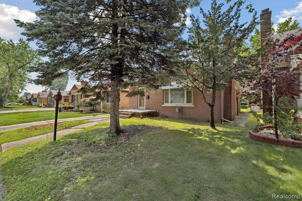 7307 Colonial Street, Dearborn Heights, MI 48127 — Photo 4