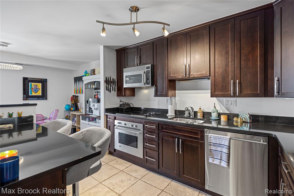 411 S Old Woodward Avenue, 901, Birmingham, MI 48009 — Photo 12