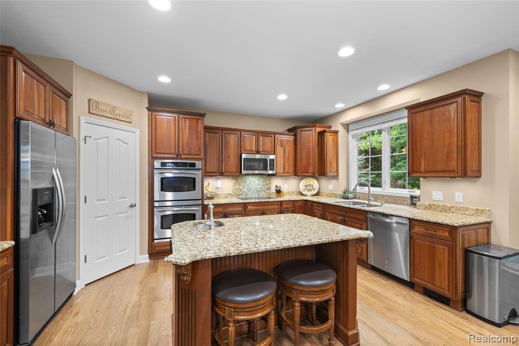 8542 Newbury Court N, Canton, MI 48187 — Photo 18
