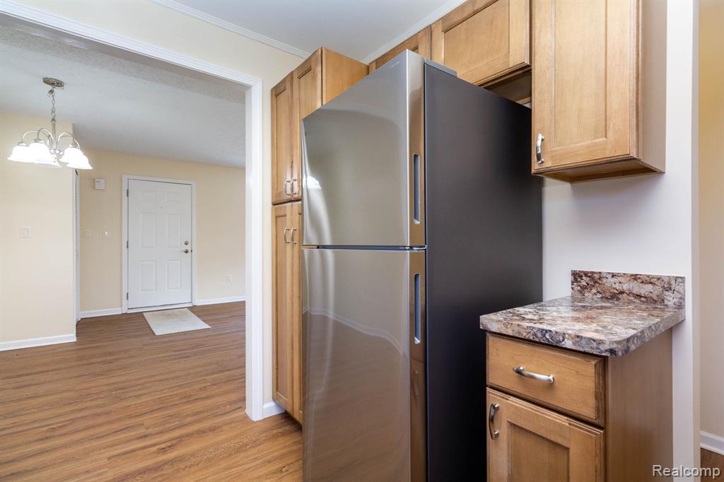 8850 Janis Street, Shelby Twp, MI 48317 — Photo 15