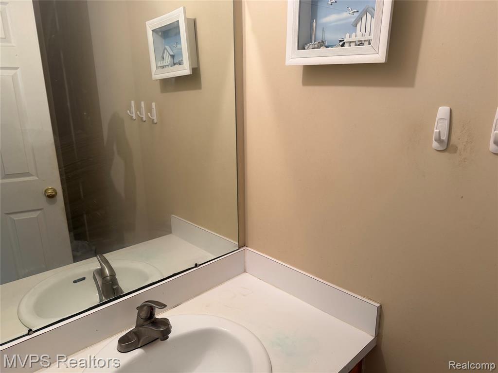 840 Andover Woods Drive, Fenton, MI 48430 — Photo 10