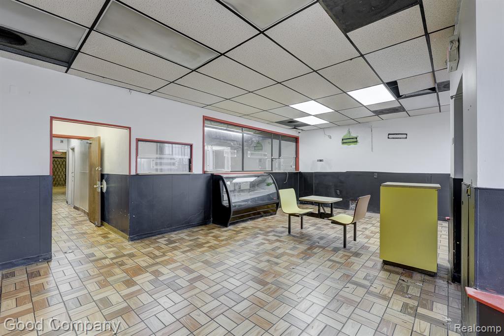 21559 GRAND RIVER Avenue - Photo 2