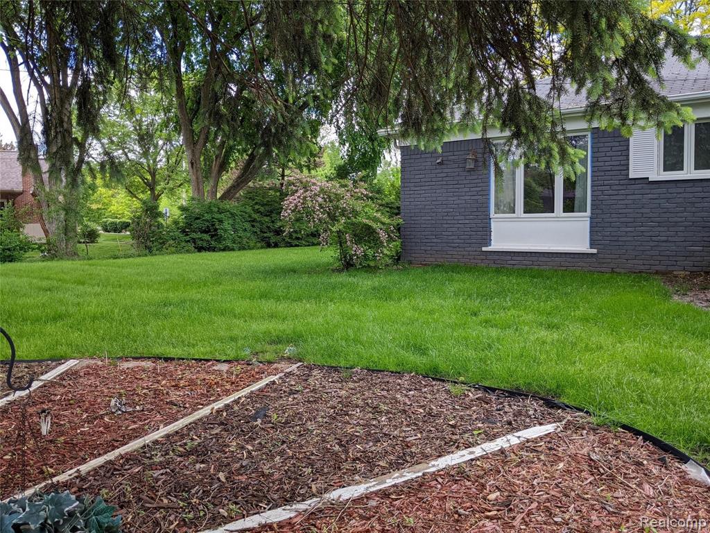 429 BELLA VISTA Drive, Grand Blanc, MI 48439 — Photo 40