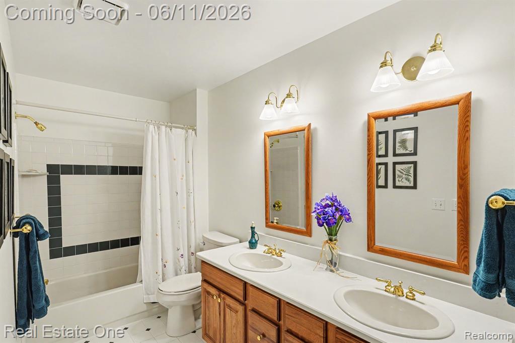 2958 Pine Needle Drive, White Lake, MI 48383 — Photo 25