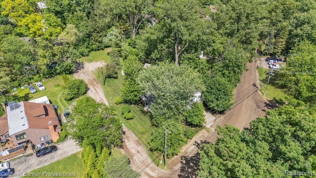 470 Oak Grove Drive, Lake Orion, MI 48362 — Photo 32