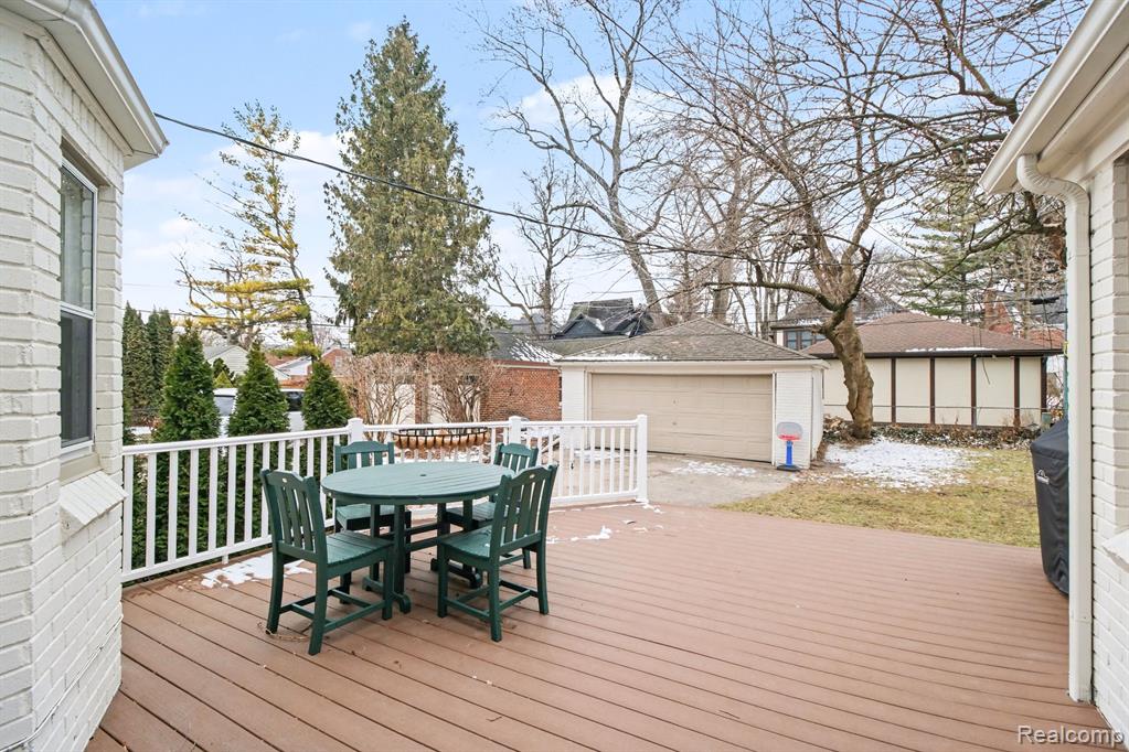 26079 York Road, Huntington Woods, MI — Photo 25