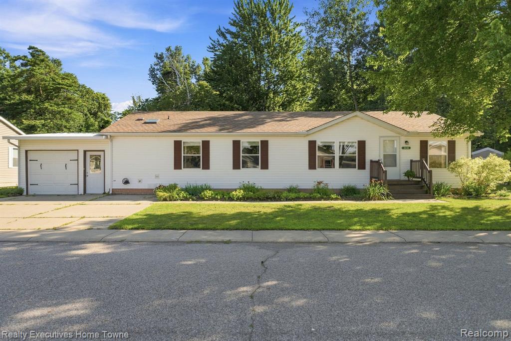 508 Bush Lake Lane, Kimball, MI — Photo 2