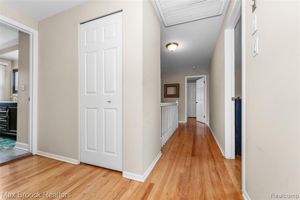 7118 Cathedral Drive, Bloomfield Hills, MI 48301 — Photo 27