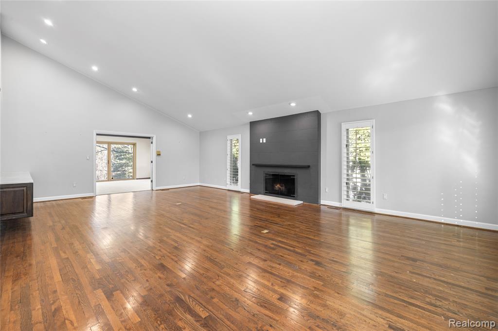 4695 Maura Lane, West Bloomfield, MI 48323 — Photo 8