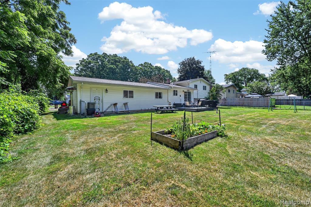 4290 Sulgrave Drive, Swartz Creek, MI 48473 — Photo 45