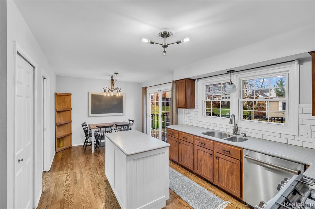 45077 Roundview Drive, Novi, MI — Photo 10