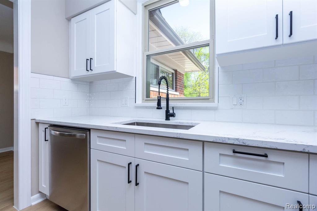 16115 Veronica Avenue, Eastpointe, MI 48021 — Photo 12