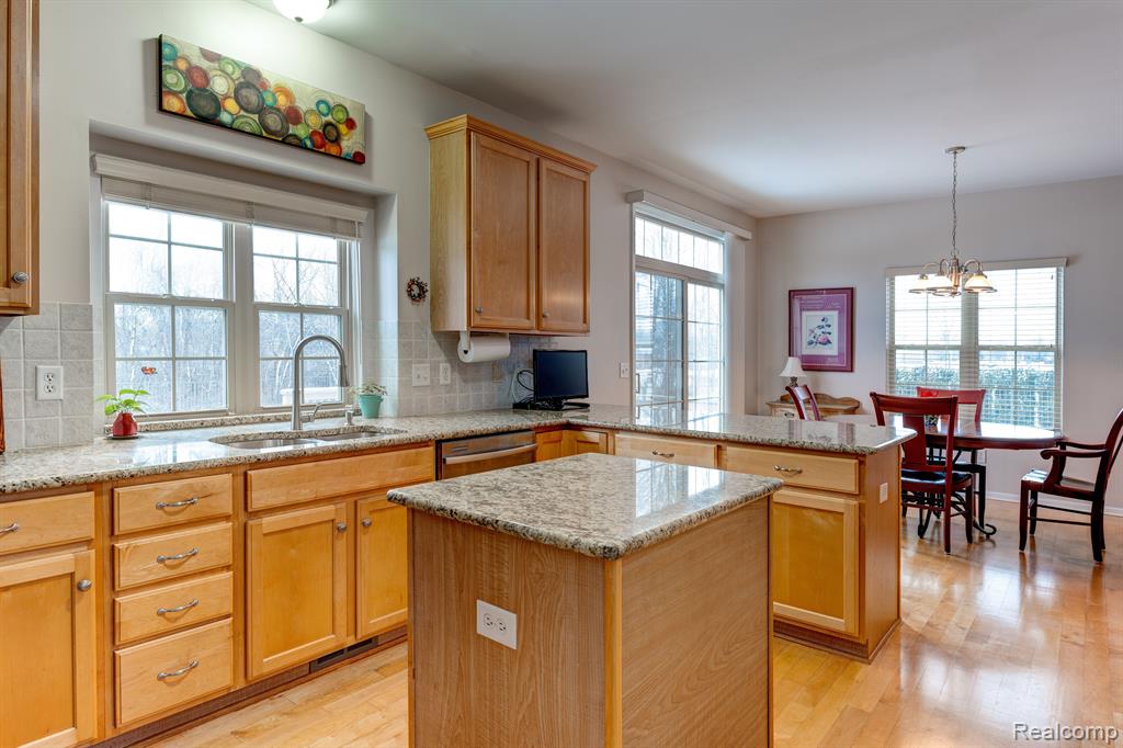 5933 WOODFIELD Parkway, Grand Blanc, MI 48439 — Photo 16