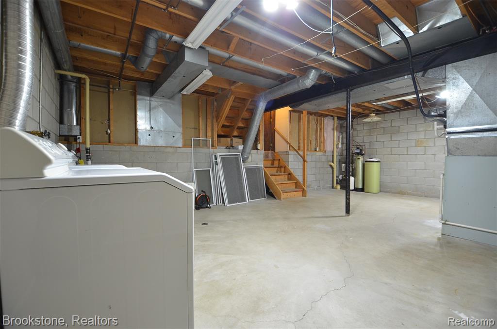 7244 Chapel View Drive, Clarkston, MI — Photo 27