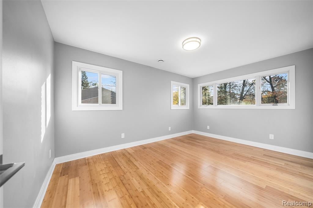 7175 Richardson Road, West Bloomfield, MI 48323 — Photo 11