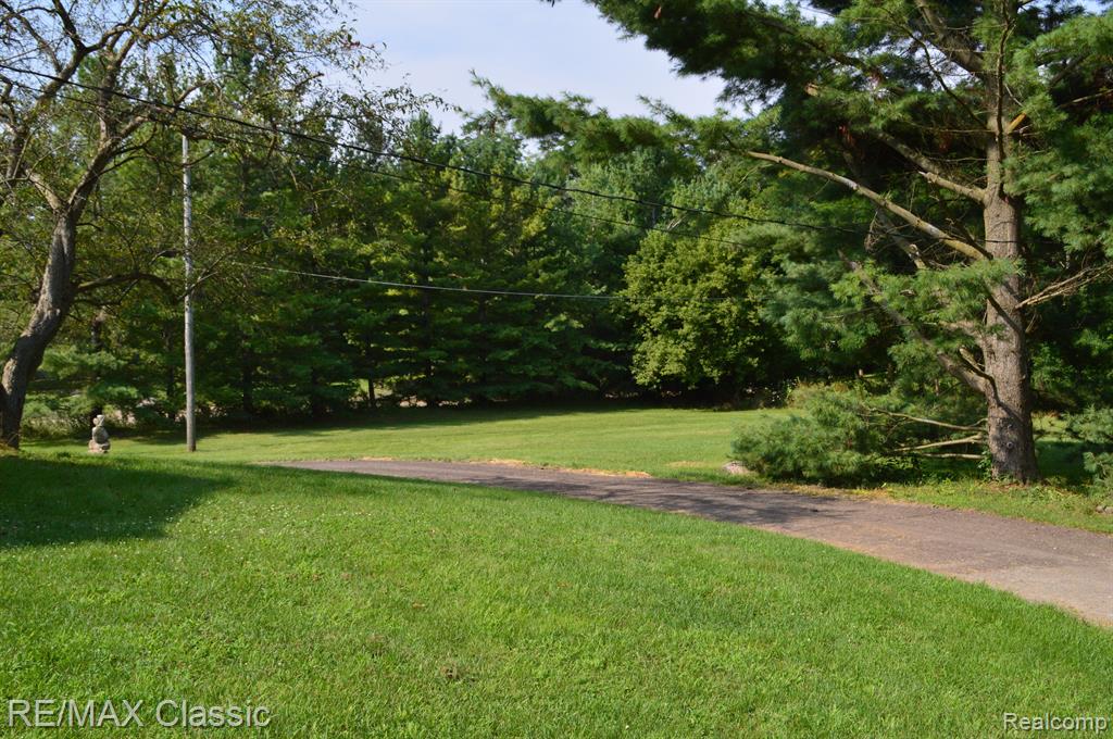 56000 9 MILE Road, South Lyon, MI 48178 — Photo 36
