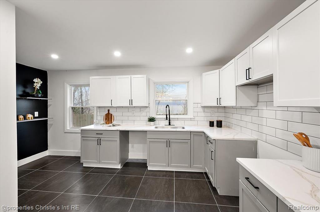 5040 Balfour Road, Detroit, MI 48224 — Photo 10