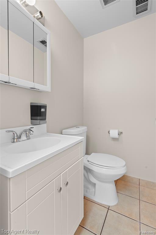 967 Oakwood Drive, Rochester, MI 48307 — Photo 15
