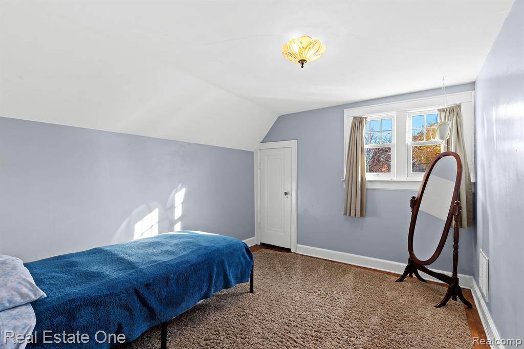 240 MONT EAGLE Street, Milford, MI 48381 — Photo 29
