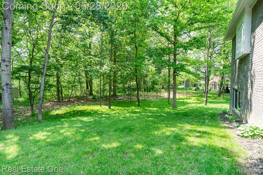 60553 PENNINGTON Way, Rochester, MI 48306 — Photo 32