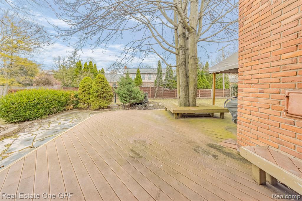6 ELMSLEIGH Lane, Grosse Pointe, MI 48230 — Photo 42