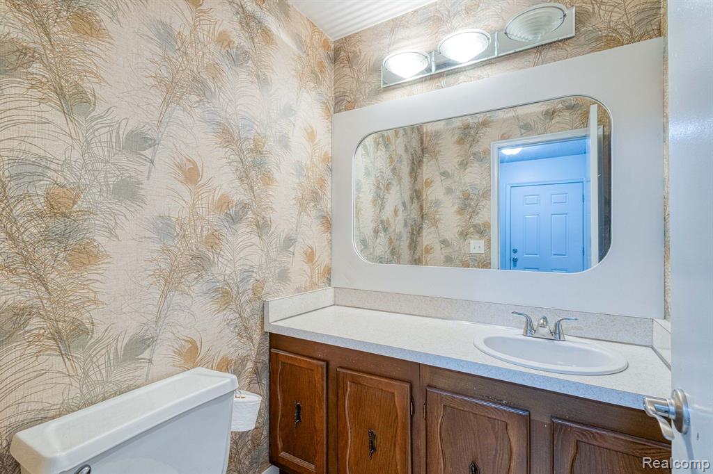 26188 SUMMERDALE Drive, Southfield, MI 48033 — Photo 15