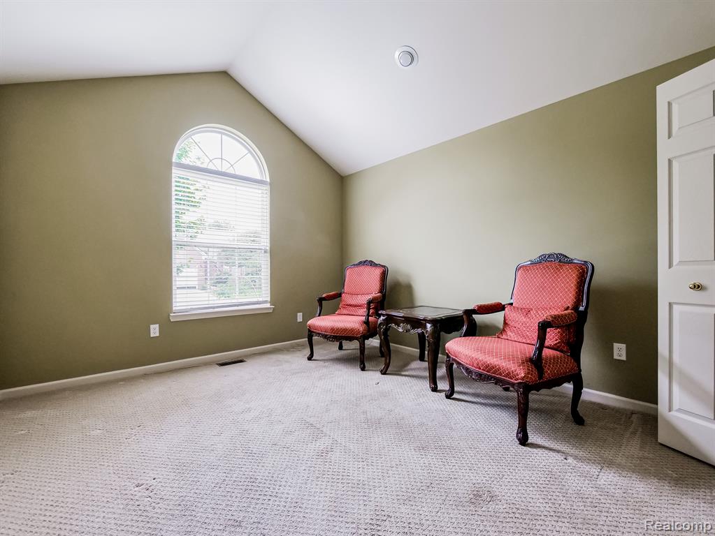 402 WOODHAVEN Drive, Commerce Twp, MI 48390 — Photo 12