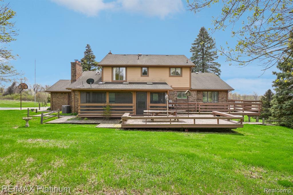 555 Crawford Farm Lane, Milford, MI 48380 — Photo 52