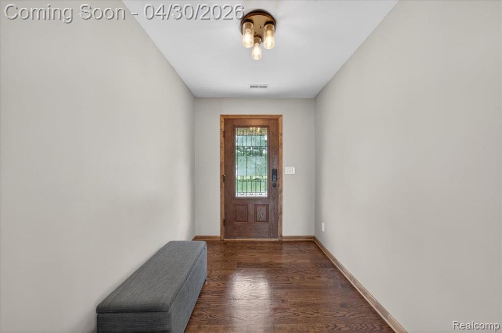 3945 N Vanstone Drive, Commerce Twp, MI 48382 — Photo 5