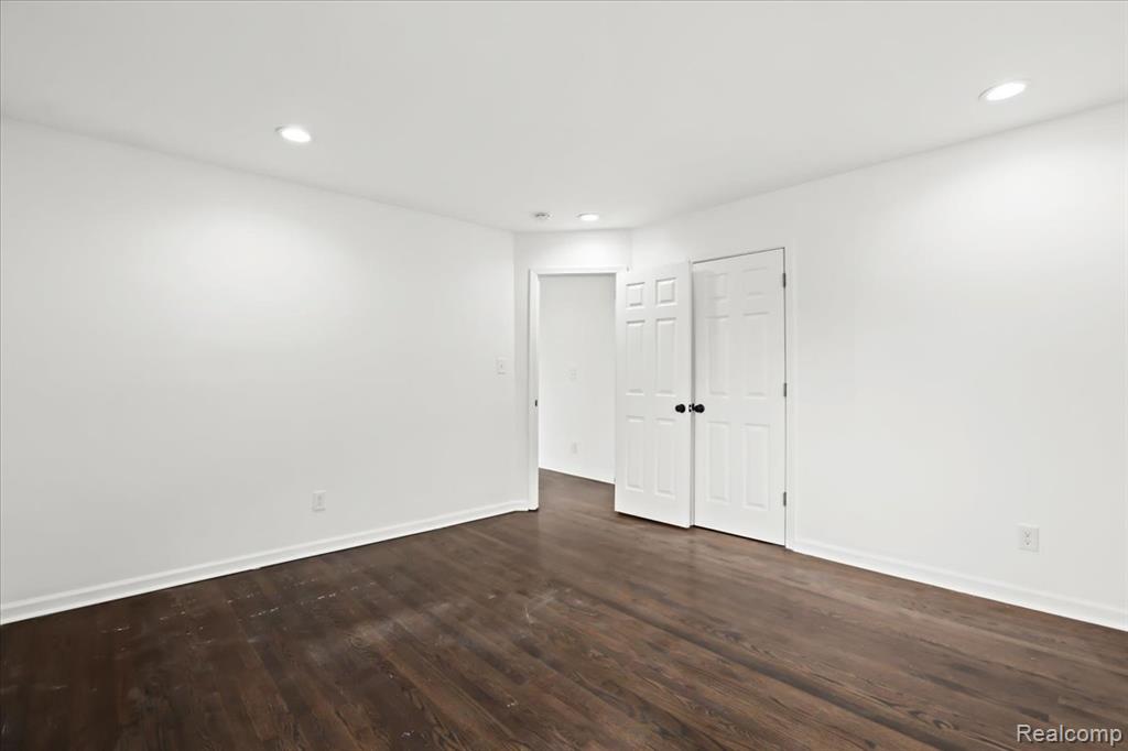 48306 Jefferson Avenue, Chesterfield, MI 48047 — Photo 17