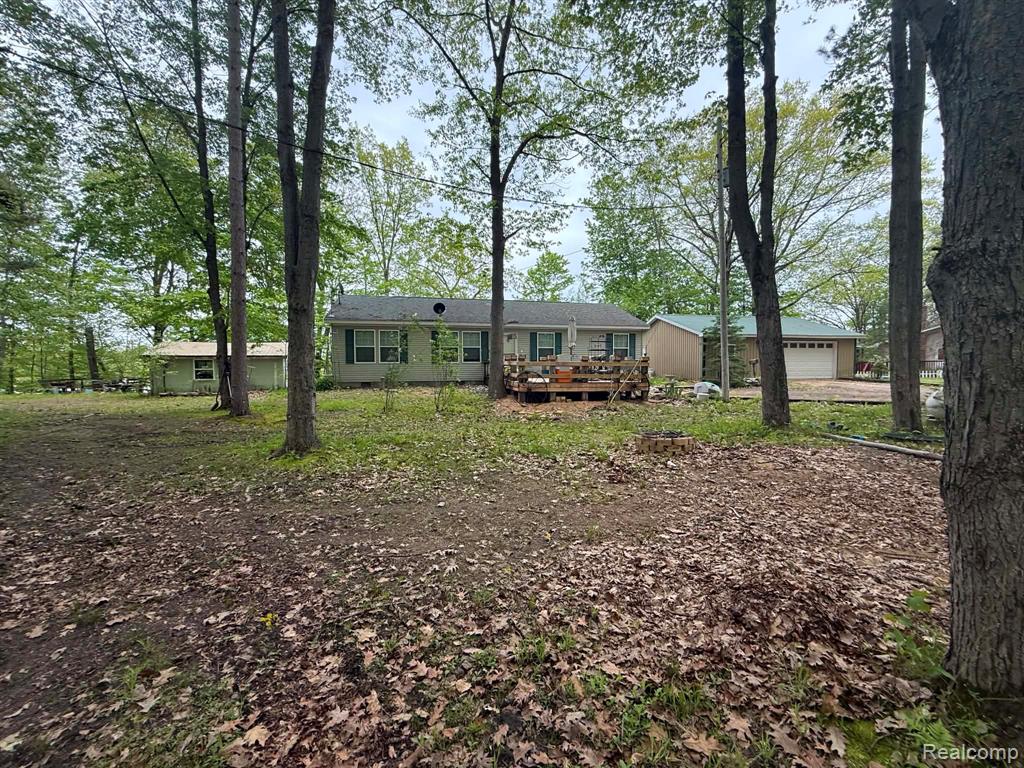 5994 N Lake Sanford Road, Sanford, MI 48657
