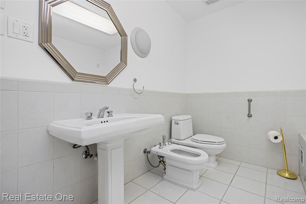 4320 Knightsbridge Lane, West Bloomfield, MI 48323 — Photo 40