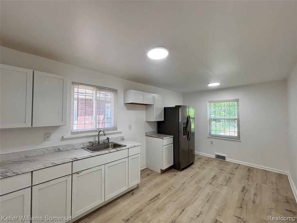14800 Woodmont Avenue, Detroit, MI 48227 — Photo 9