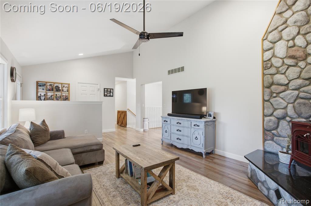 5739 Suntar Valley Drive, Fowlerville, MI 48836 — Photo 4