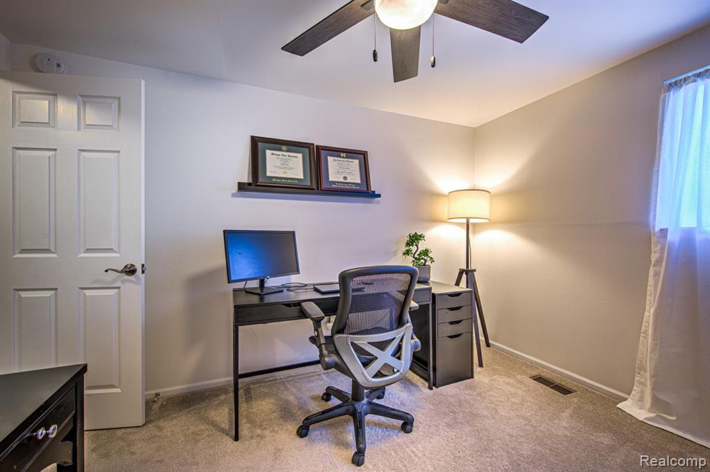 5250 Winchester Drive, Troy, MI 48085 — Photo 35