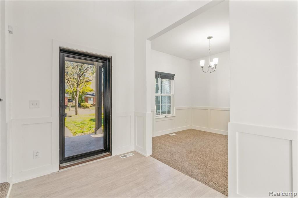8319 Beatrice, Westland, MI — Photo 5