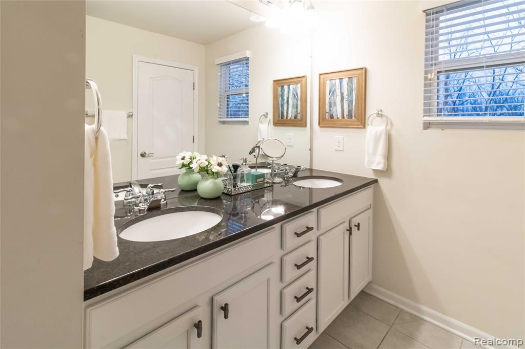 43635 CHANCELLOR LANE, Novi, MI — Photo 30