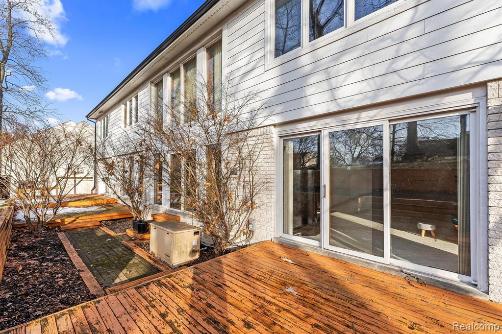 5322 Pond Bluff Drive, West Bloomfield, MI 48323 — Photo 46