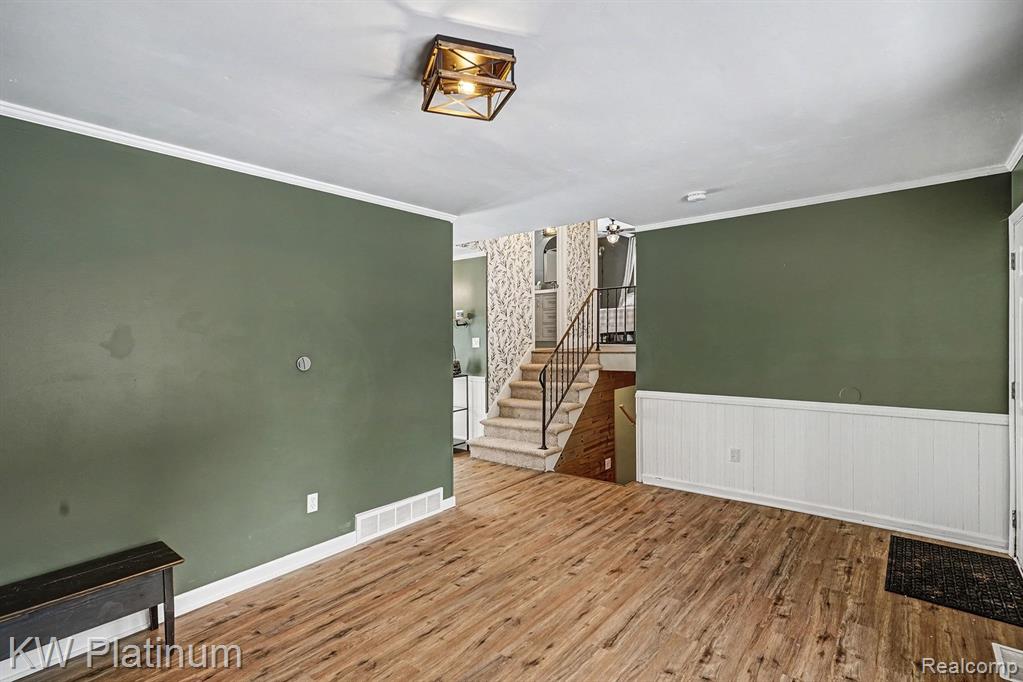 5452 Columbia Court, Lapeer, MI 48446 — Photo 4