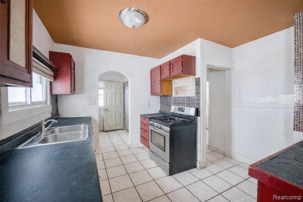 724 Robinwood Street, Pontiac, MI 48340 — Photo 3