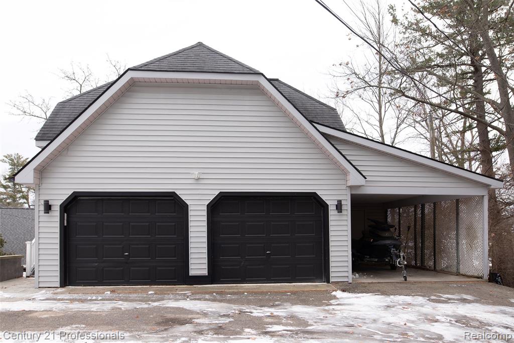 910 W Pine Tree Road W, Lake Orion, MI 48362 — Photo 49