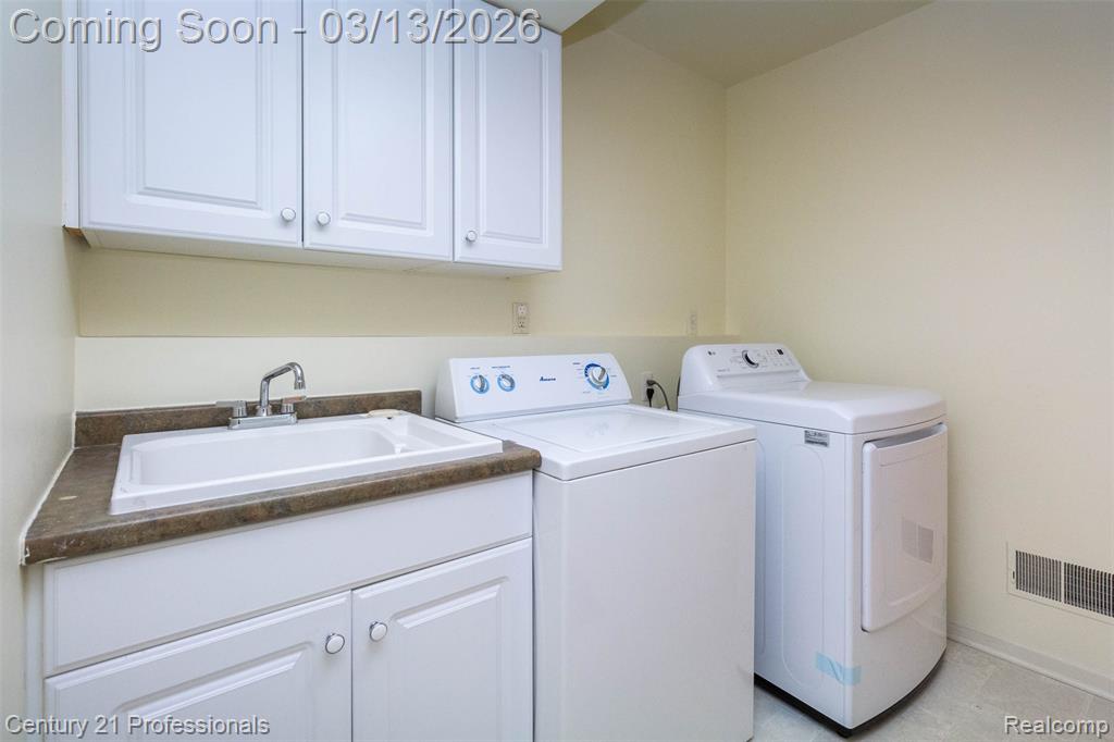 912 Sandalwood Drive, Troy, MI 48085 — Photo 30
